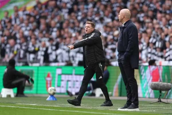 Eddie Howe menepis sindiran Arne Slot soal ‘klub kecil’ saat Newcastle fokus pada Fulham